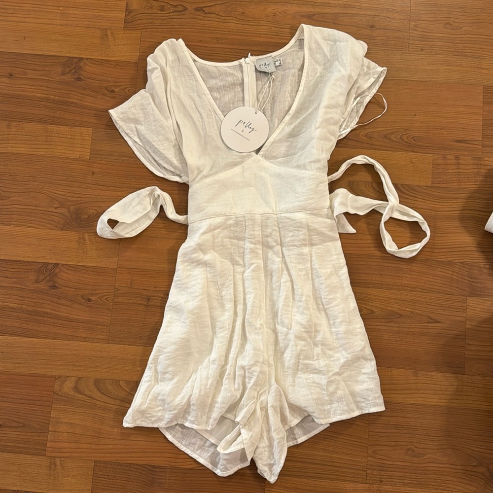 Princess Polly white romper brand new size 6